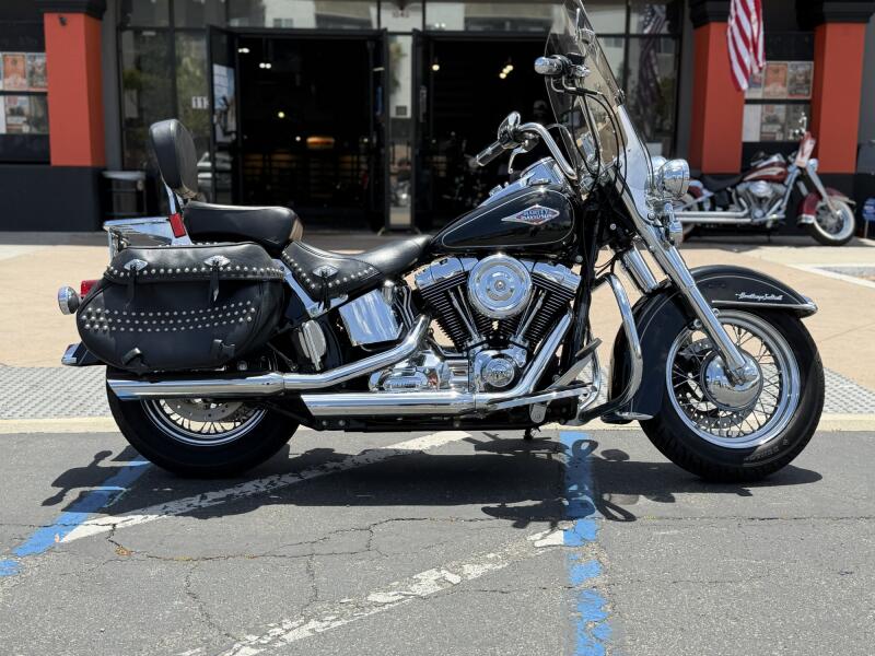 2015 Harley-Davidson® Heritage Softail® Classic Vivid Black