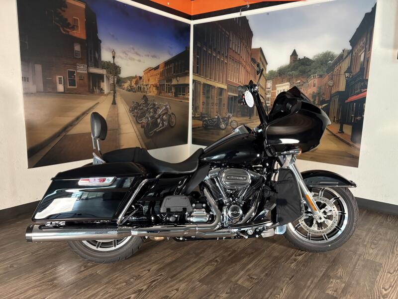 2024 Harley-Davidson® Road Glide™ Vivid Black
