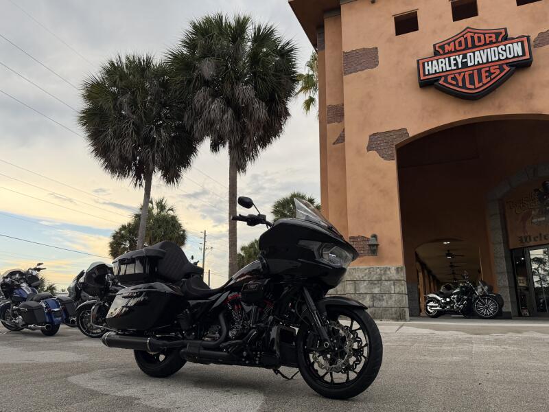 Harley-Davidson® CVO™ Road Glide® ST 2024