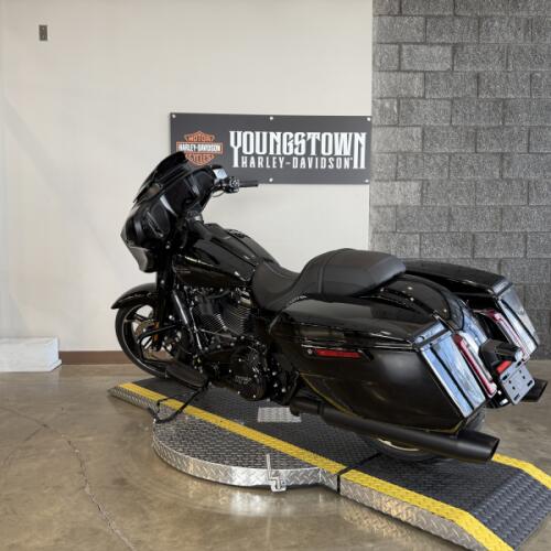 2026 Harley-Davidson® Street Glide® FLHX thumb 1