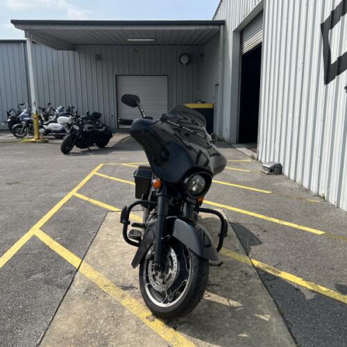 2013 Harley-Davidson® Street Glide® Vivid Black thumb 3