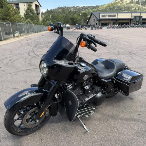 2021 Harley-Davidson® Road King® Special thumb 1