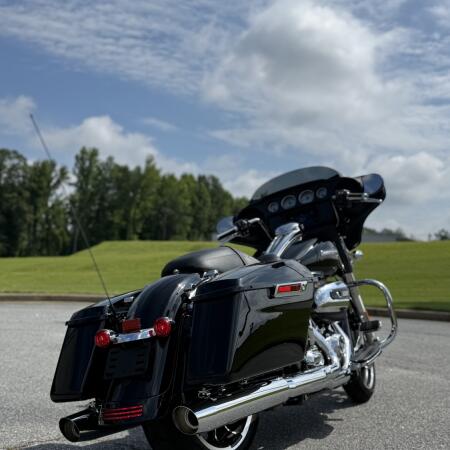 FLHX 2023 Street Glide® thumb 2