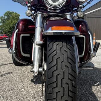 2017 FLHTCUTG  Tri Glide® Ultra thumb 0