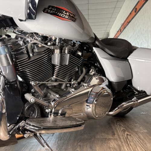 2026 Harley-Davidson® Road Glide® Dark Billiard Gray Chrome Trim thumb 0