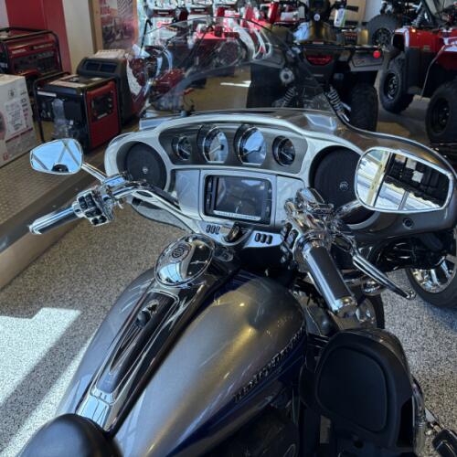 2017 Harley-Davidson® FLHTKSE CVO™ Limited thumb 0