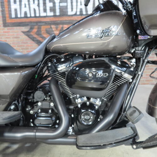 2023 Harley-Davidson® Road Glide® 3 FLTRT thumb 2