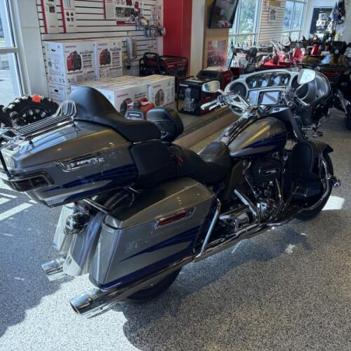 2017 Harley-Davidson® FLHTKSE CVO™ Limited thumb 1