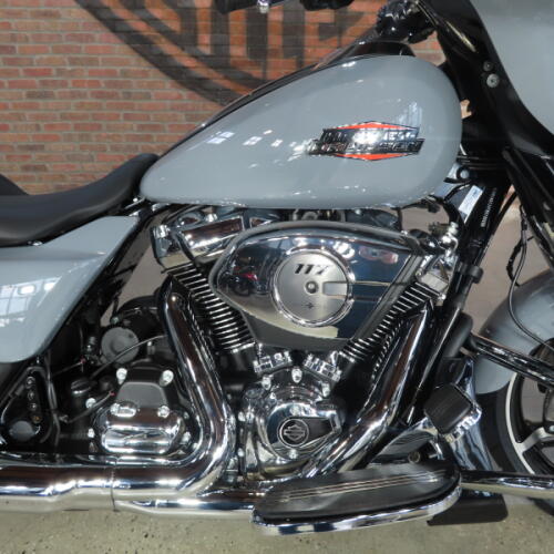2026 Harley-Davidson® Street Glide® FLHX thumb 2