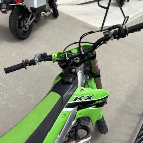 2023 Kawasaki KX™250X thumb 0