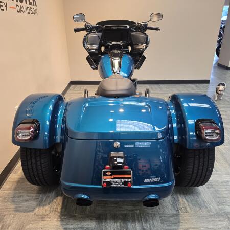 2026 Harley-Davidson® Road Glide 3 Teal Thunder FLTRT thumb 2