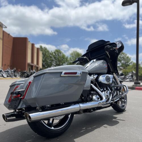 2026 Harley-Davidson® FLHX Street Glide® DRK BILIARD GRY thumb 2