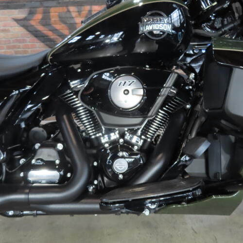2026 Harley-Davidson® Street Glide Limited FLHXL thumb 2