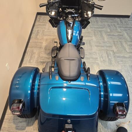 2026 Harley-Davidson® Road Glide 3 Teal Thunder FLTRT thumb 1