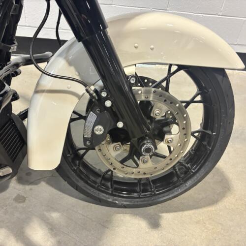 2022 Harley-Davidson® Street Glide® Special White Sand Pearl FLHXS thumb 2