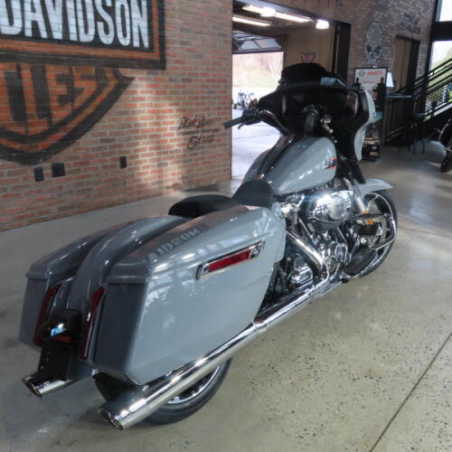 2026 Harley-Davidson® Street Glide® FLHX thumb 1