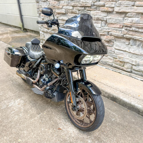 2022 Harley-Davidson® Road Glide® ST Vivid Black thumb 3