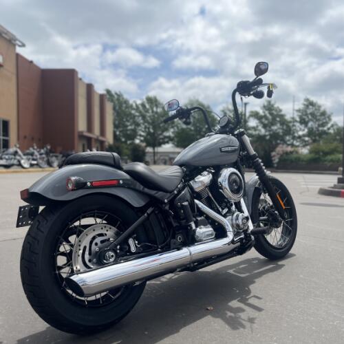 2026 Harley-Davidson® Street Bob® DRK BILIARD GRY thumb 2