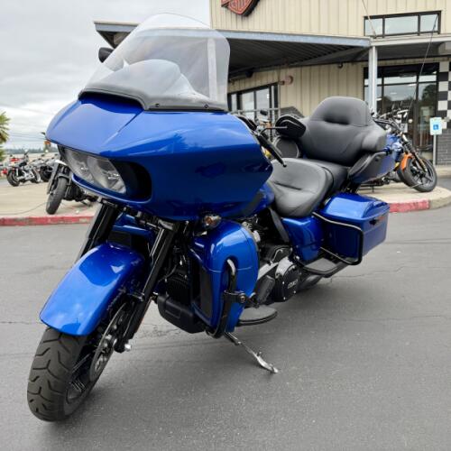 2024 Harley-Davidson® Road Glide® Limited FLTRK thumb 3