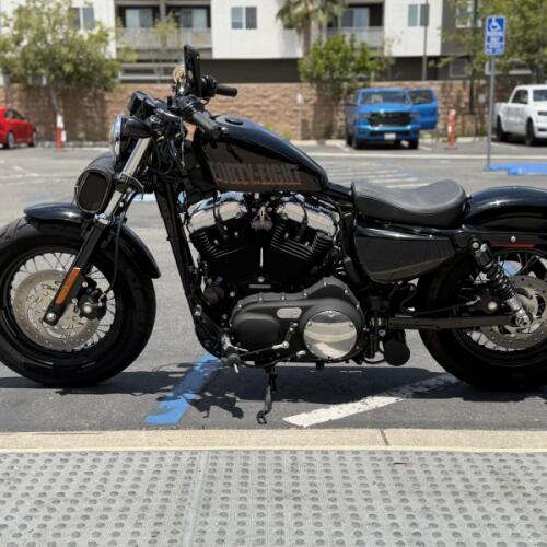 2013 Harley-Davidson® 1200 Custom Vivid Black Black Trim thumb 2