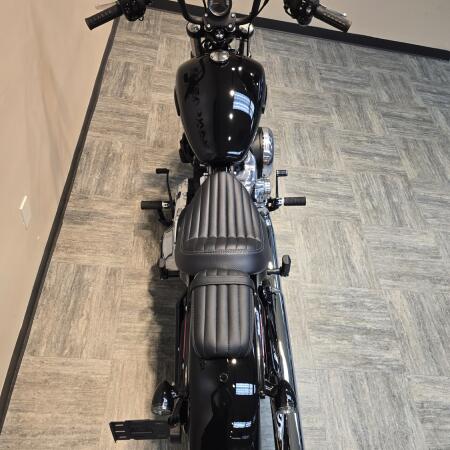 2026 Harley-Davidson® Street Bob® Vivid Black Chrome Laced Wheels FXBB thumb 1