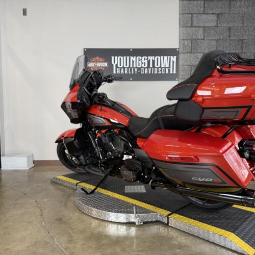 2026 Harley-Davidson® CVO Street Glide Limited FLHXLSE thumb 0