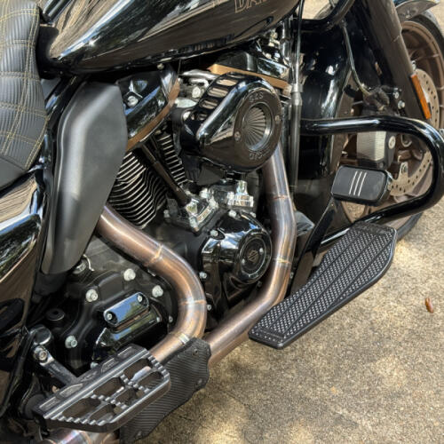 2022 Harley-Davidson® Road Glide® ST Vivid Black thumb 1