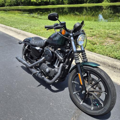 XL 883N 2021 Iron 883™ thumb 2