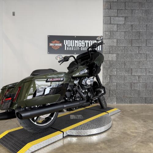 2026 Harley-Davidson® Road Glide® FLTRX thumb 2