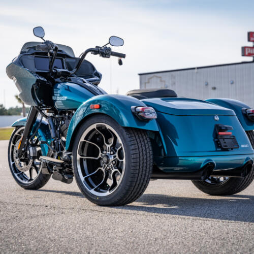 FLTRT 2026 Road Glide 3 thumb 1