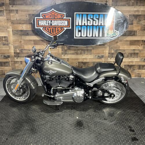 2019 Harley-Davidson® Fat Boy® Industrial Gray Denim thumb 2