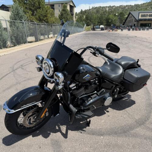 2025 Harley-Davidson® Heritage Classic thumb 1