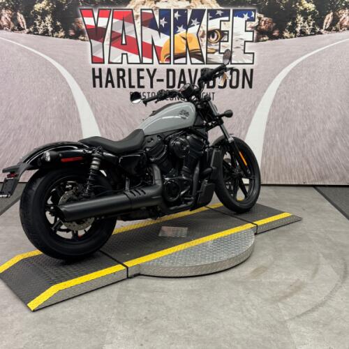 2026 RH975 Nightster® thumb 3