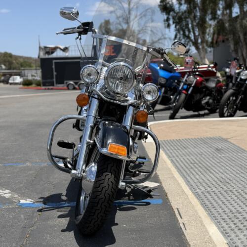 2015 Harley-Davidson® Heritage Softail® Classic Vivid Black thumb 3