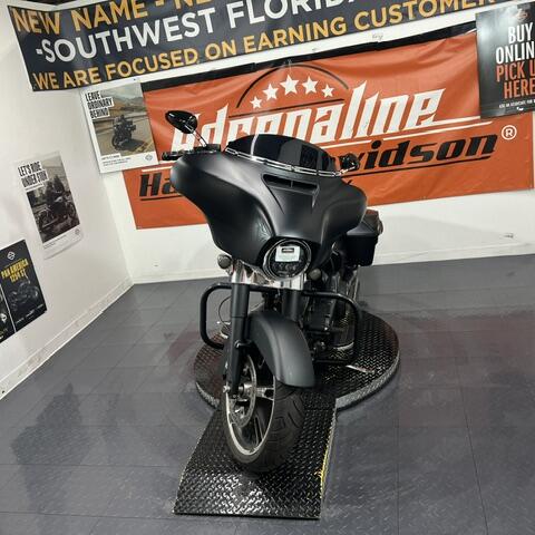 FLHX 2014 Street Glide® thumb 2