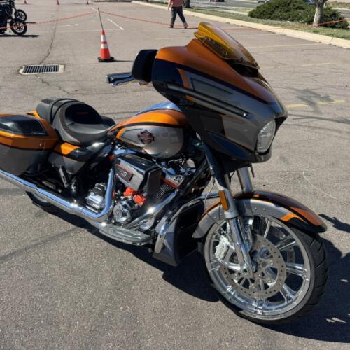 2026 Harley-Davidson® CVO Street Glide thumb 3