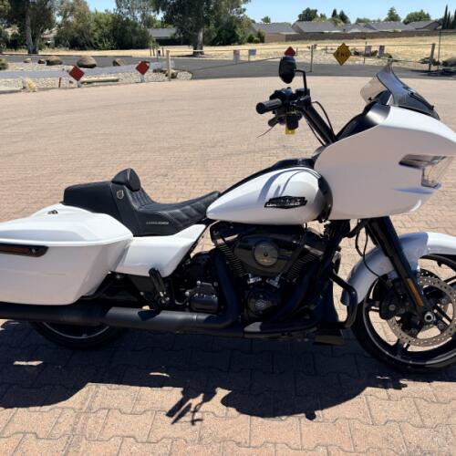 FLTRX 2024 Road Glide® thumb 2