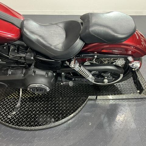 2016 Harley-Davidson® Street Bob® Velocity Red Sunglo thumb 0