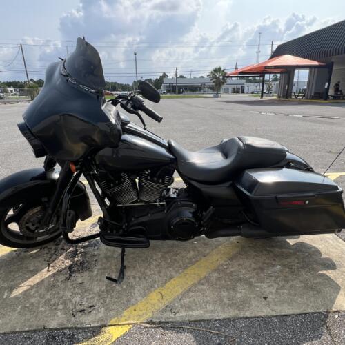 2013 Harley-Davidson® Street Glide® Vivid Black thumb 2