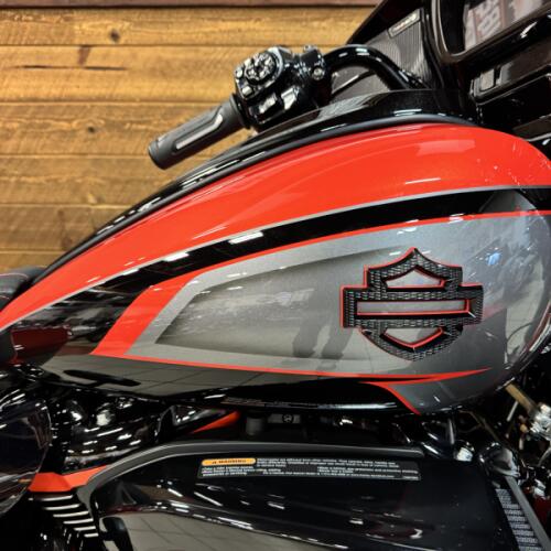 2026 Harley-Davidson® CVO Street Glide Limited Citrus Heat CVO Tri-Tone FLHXLSE thumb 3