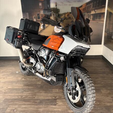 2021 Harley-Davidson® Pan America™ 1250 Special thumb 2