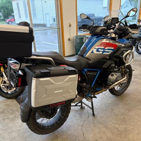 2018 BMW Motorrad R 1200 GS Lupin Blue / Light Grey Metallic thumb 0
