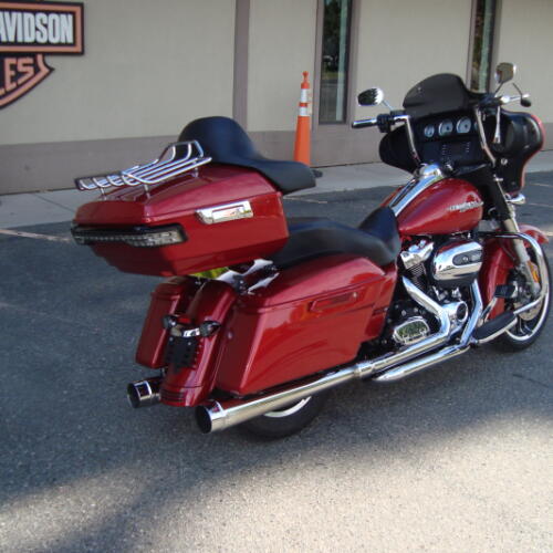 2019 Harley-Davidson® Street Glide® Wicked Red thumb 3