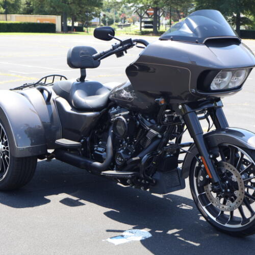 2023 Harley-Davidson® Road Glide® 3 Gray Haze - Black Finish thumb 2