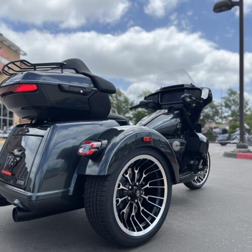 2026 Harley-Davidson® FLHLT Street Glide 3 Limited Iron Horse Metallic thumb 2