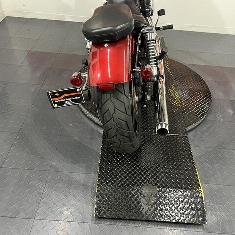 2016 Harley-Davidson® Street Bob® Velocity Red Sunglo thumb 1