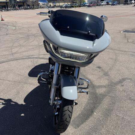 2026 Harley-Davidson® Road Glide® thumb 2