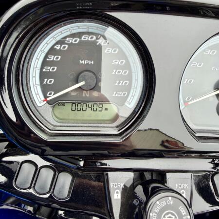 2024 Harley-Davidson® Road Glide® Limited FLTRK thumb 2