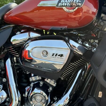 2025 Harley-Davidson® Tri Glide® Ultra Whiskey Fire / Vivid Black thumb 1