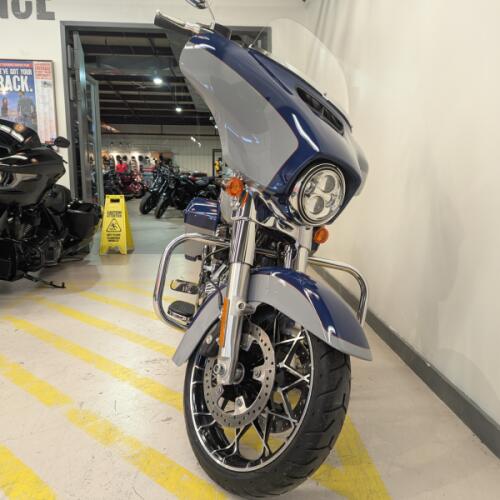 2023 Harley-Davidson®  Street Glide™ Special - Bright Billiard Blue/Billiard Grey (Chrome Trim) thumb 2